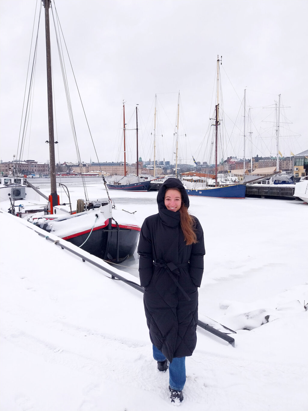 Lena Wild lebt seit einem Jahr in Stockholm und arbeitet dort der Entwicklung autonom fahrender Laster: „Die Idee zu meinem Roman ist mir beim Radfahren gekommmen.“ Foto: Privat